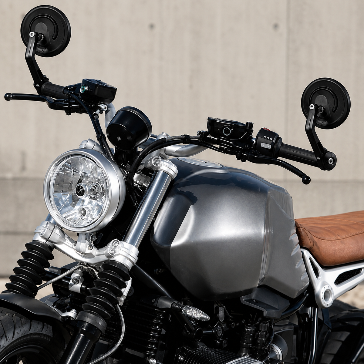 Vuma S3 mirrors shown above the handlebars